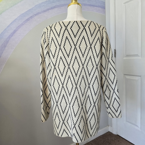 Oliver by Escio Anthropologie | Small | Creme & Black Diamond Cardigan - Picture 4 of 8